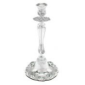 Hopeoitu kynttilänjalka