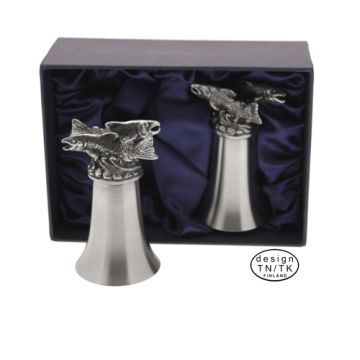 Kala-aiheiset teräskääntöpikarit